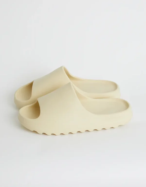 CHUNKY EVA SLIDE IN OFF WHITE